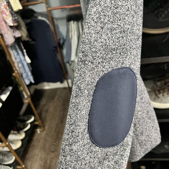 Blazer - Picture 2 of 7